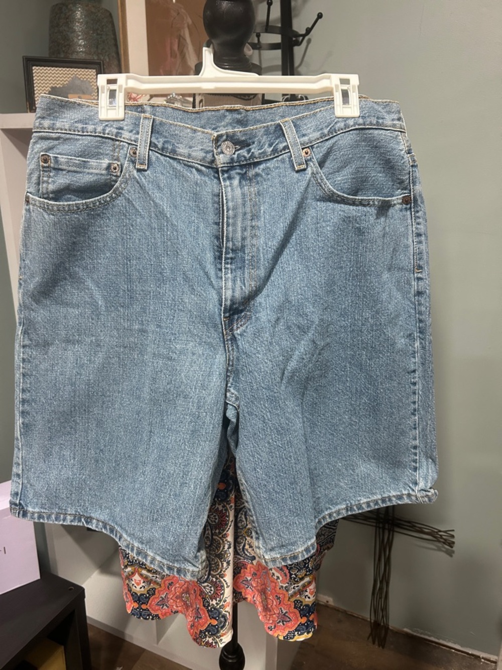 Men’s Levi's 550 Light Blue Denim Jean Shorts